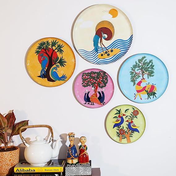 amazon basics Metal Decorative Wall Plates | Home Decoration | Worli Art Design | Living Room Wall Decoration | Décor Items | Gift Items (Multicolour) (Set of 5)