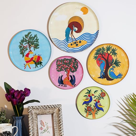 amazon basics Metal Decorative Wall Plates | Home Decoration | Worli Art Design | Living Room Wall Decoration | Décor Items | Gift Items (Multicolour) (Set of 5) - Image 3