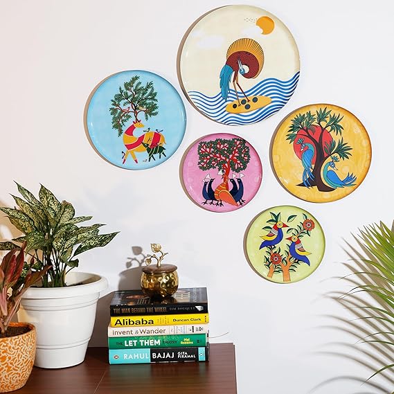 amazon basics Metal Decorative Wall Plates | Home Decoration | Worli Art Design | Living Room Wall Decoration | Décor Items | Gift Items (Multicolour) (Set of 5) - Image 2